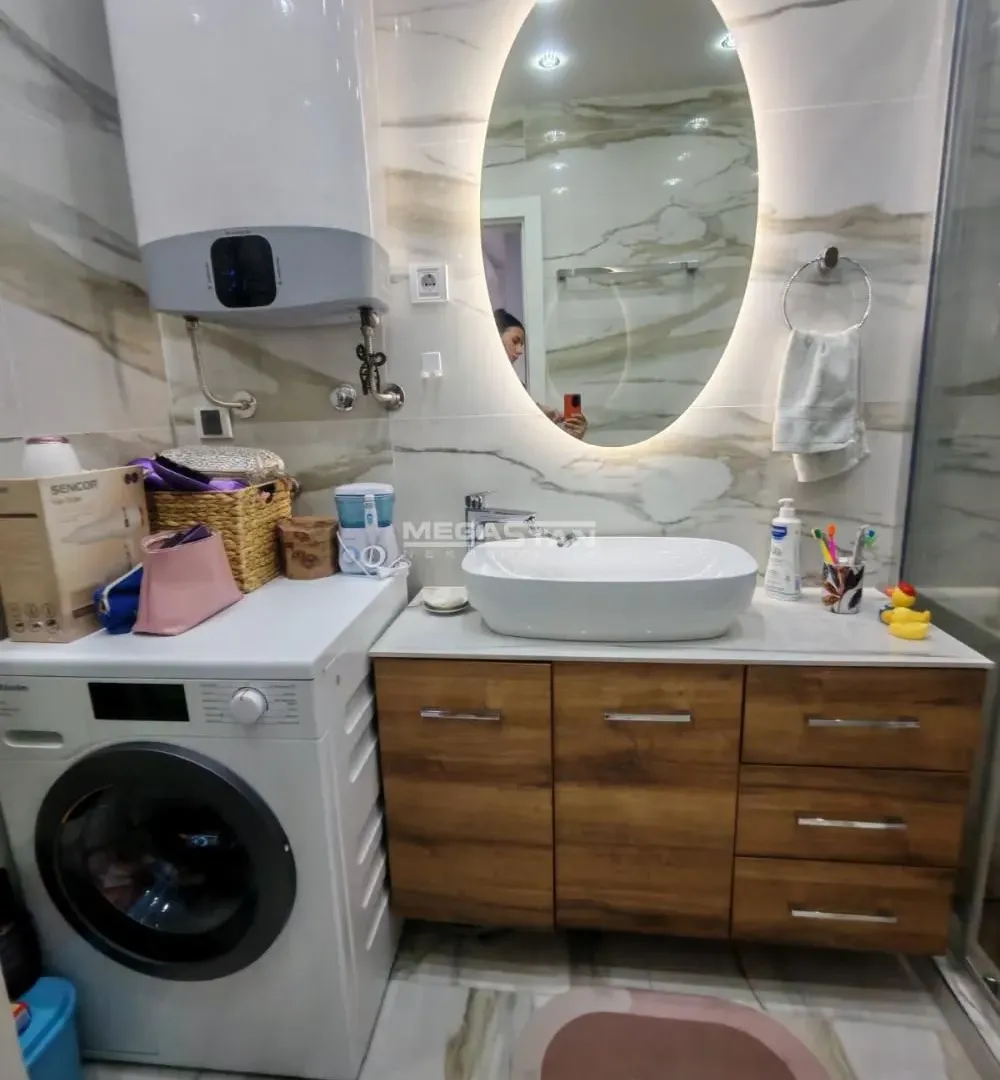 Izdavanje, trosoban stan, 65m², Višnjička Banja, Palilula Sve Podlokacije