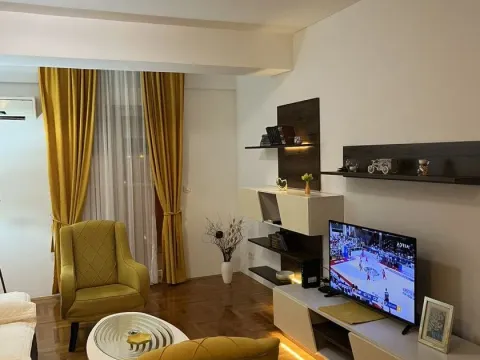 Rent, one bedroom apartment, 55m², City Kvart, Podgorica - image 1