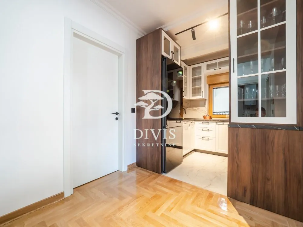Sale, three bedroom apartment, 68m², Kluz, Zvezdara Sve Podlokacije