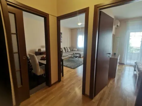 Izdavanje, jednosoban stan, 51m², Kod Big Fashion-a, Podgorica - image 2