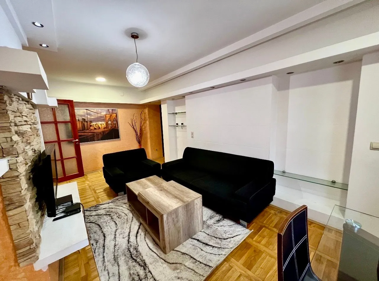 Izdavanje, trosoban stan, 89m², Centar, Podgorica