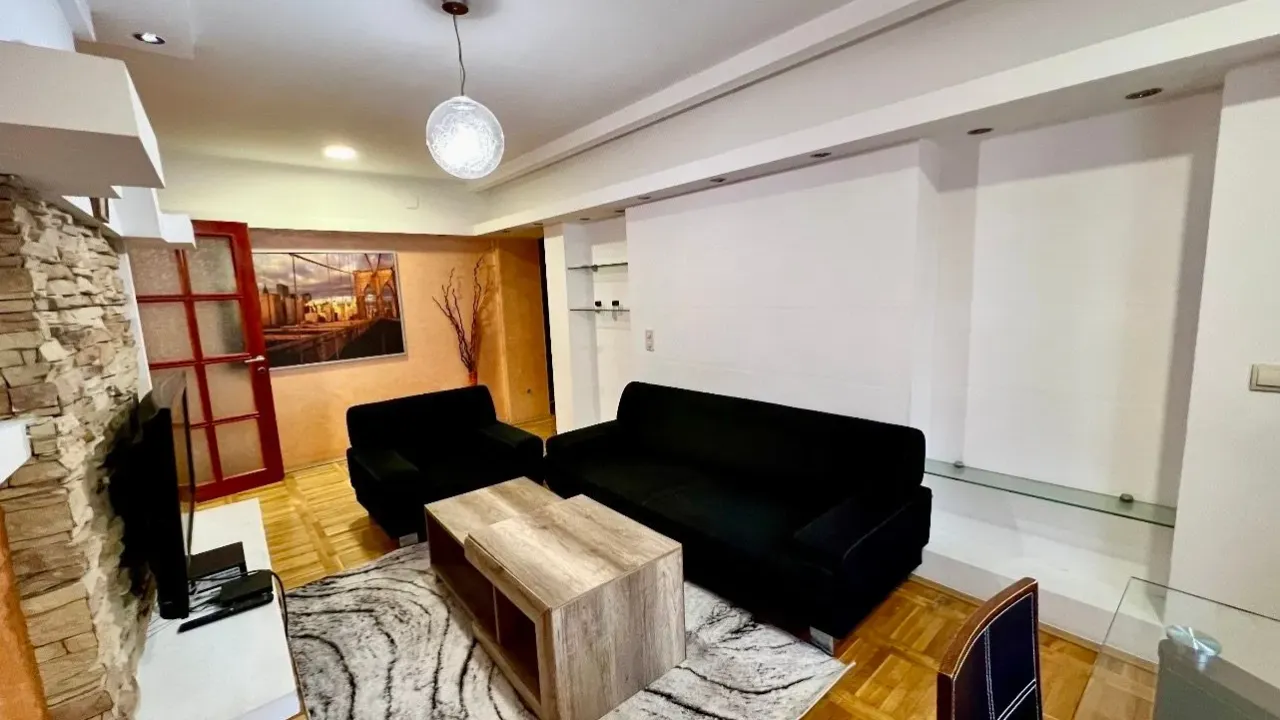 Izdavanje, trosoban stan, 89m², Centar, Podgorica