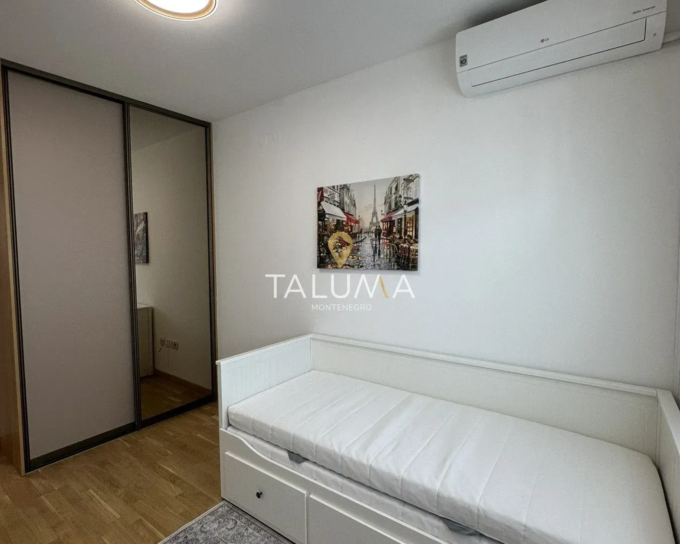 Rent, two bedroom apartment, 71m², City Kvart, Podgorica
