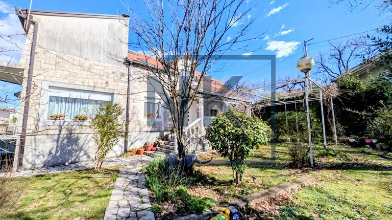 Prodaja, kuća, 350m², Vranići, Podgorica