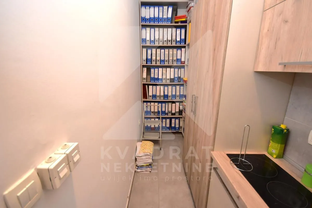 Rent, office space, 15m², Momišići, Podgorica