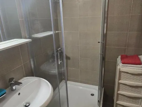 Rent, two bedroom apartment, 72m², Dubovica, Budva - image 12