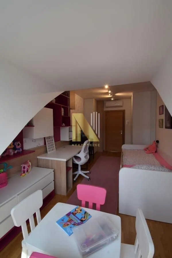 Prodaja, četvorosoban stan, 111m², Nova Detelinara, Novi Sad Sve Podlokacije