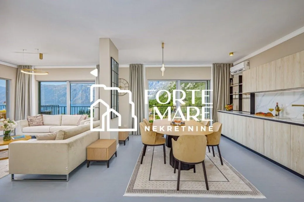 Sale, three bedroom apartment, 158m², Dobrota, Kotor