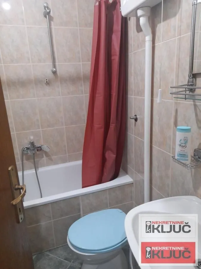 Izdavanje, garsonjera, 29m², Grbavica, Novi Sad Sve Podlokacije