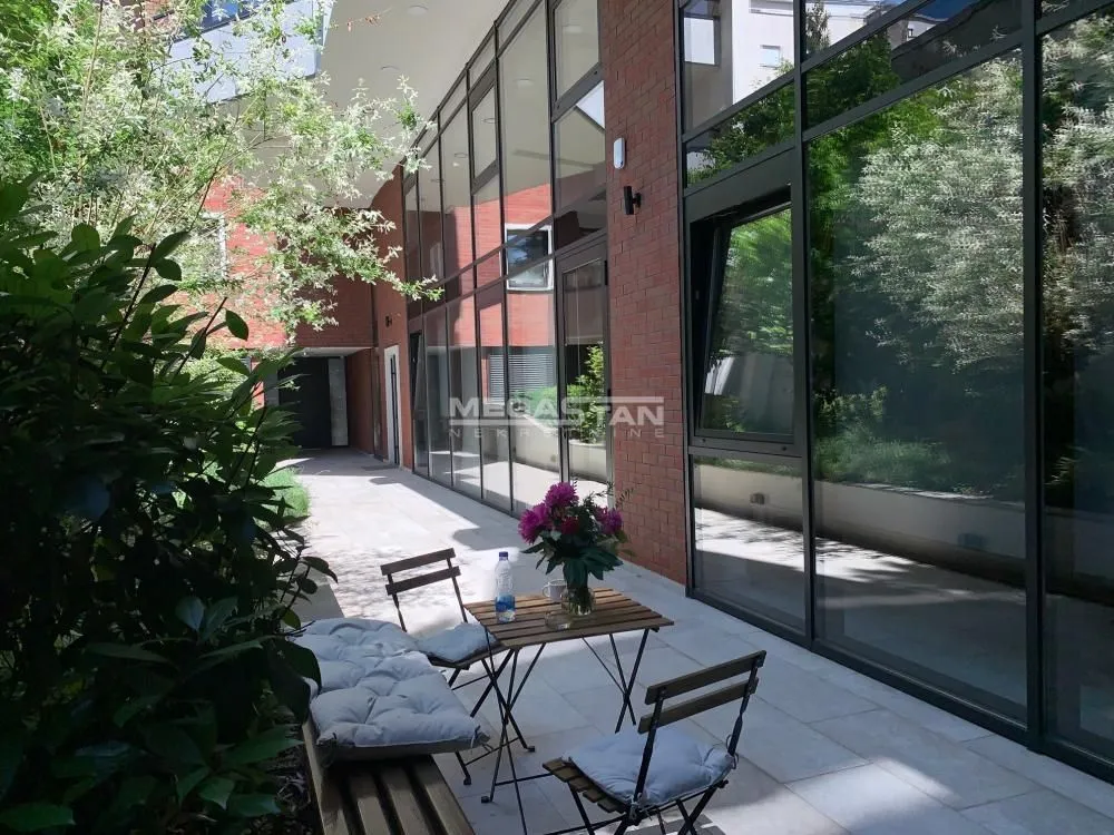 Sale, office space, 143m², Crveni Krst, Beograd