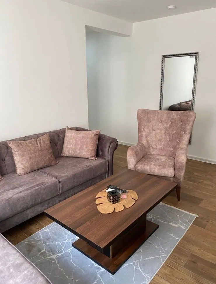 Izdavanje, jednosoban stan, 64m², Mažina, Tivat