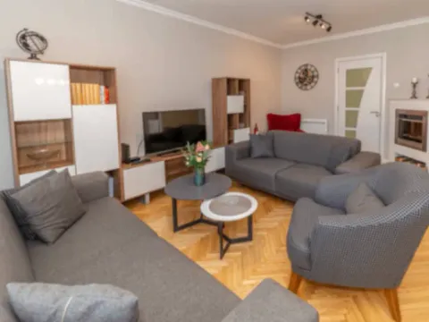 Prodaja, trosoban stan, 100m², Centar, Bar - image 2