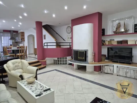 Izdavanje, kuća, 260m², Lion, Zvezdara Sve Podlokacije - image 2