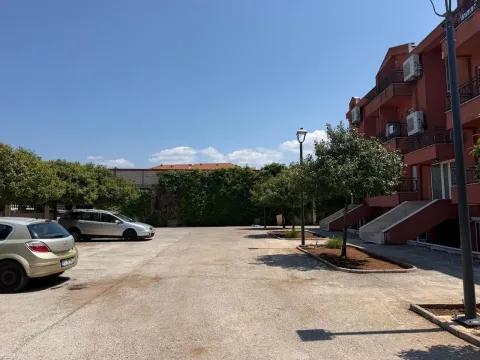 Rent, one bedroom apartment, 38m², Krivi Most, Podgorica - image 5