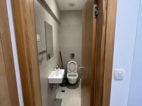 Rent, one bedroom apartment, 56m², Budva, Crna Gora - image 25