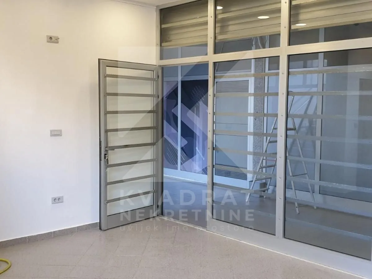 Rent, office space, 24m², Pobrežje, Podgorica