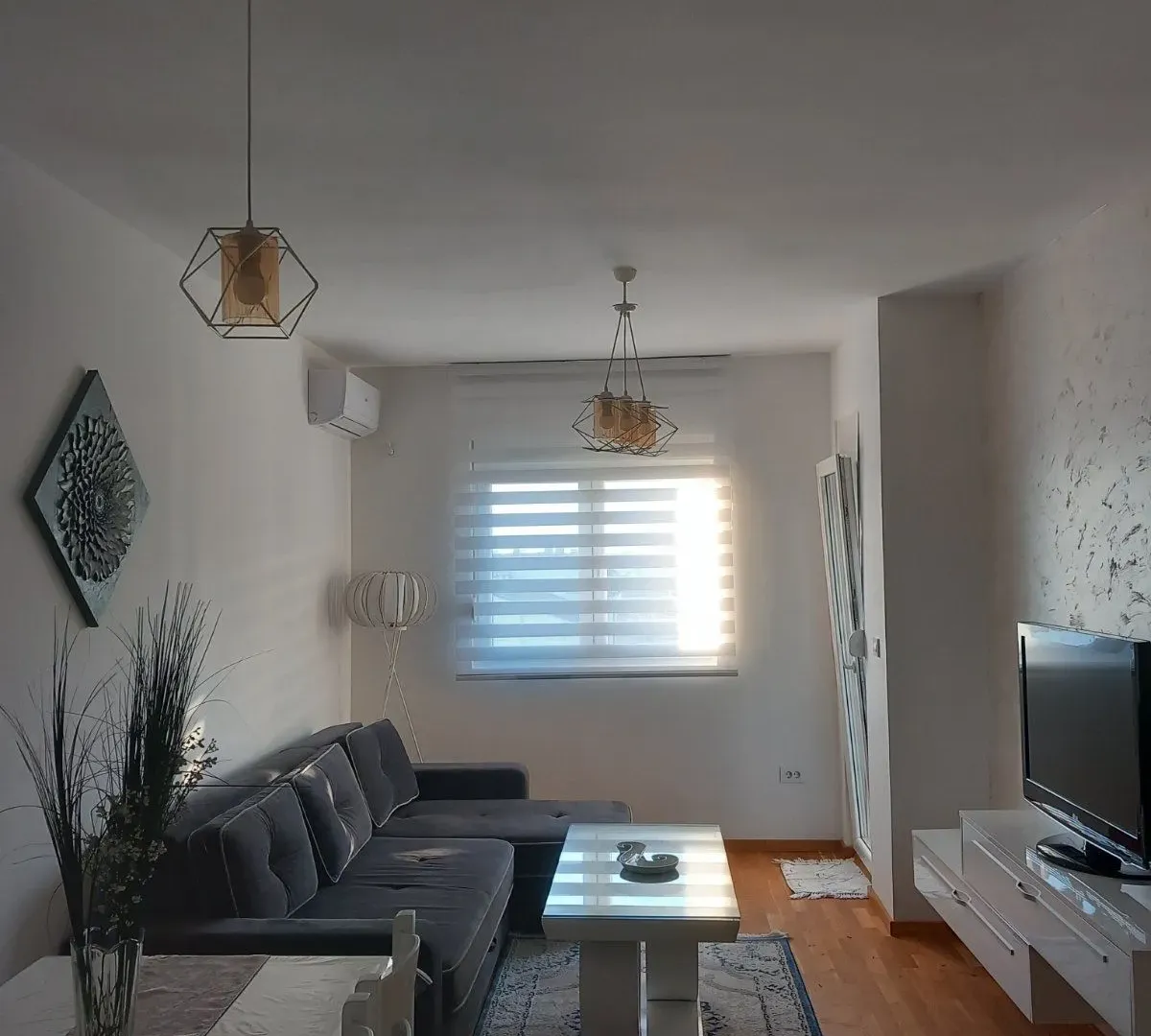 Izdavanje, jednosoban stan, 46m², Stari Aerodrom, Podgorica