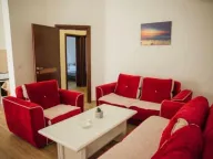 Izdavanje, trosoban stan, 100m², Gradiošnica, Tivat - image 1