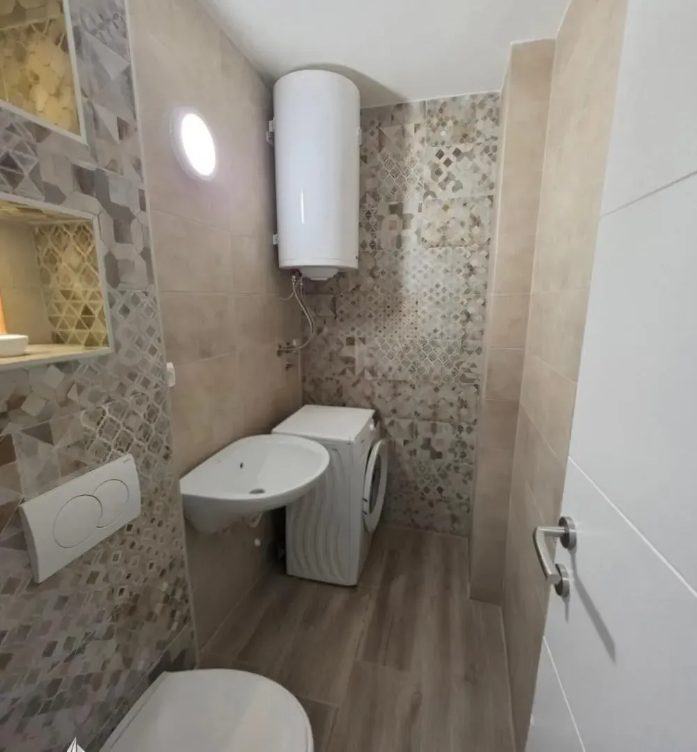 Prodaja, trosoban stan, 65m², Zemun Sve Podlokacije, Beograd