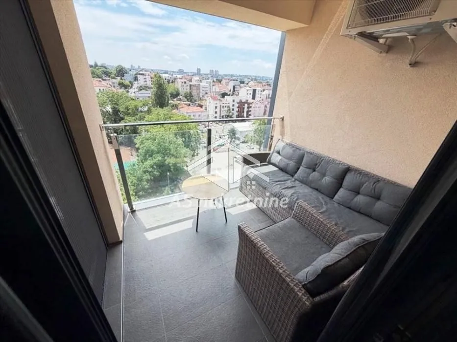 Rent, three bedroom apartment, 85m², Vračar Sve Podlokacije, Beograd