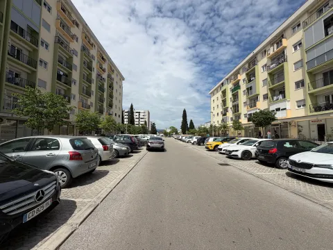 Rent, office space, 42m², Pobrežje, Podgorica - image 2