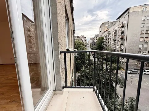 Sale, two bedroom apartment, 45m², Savski Venac, Beograd - image 11