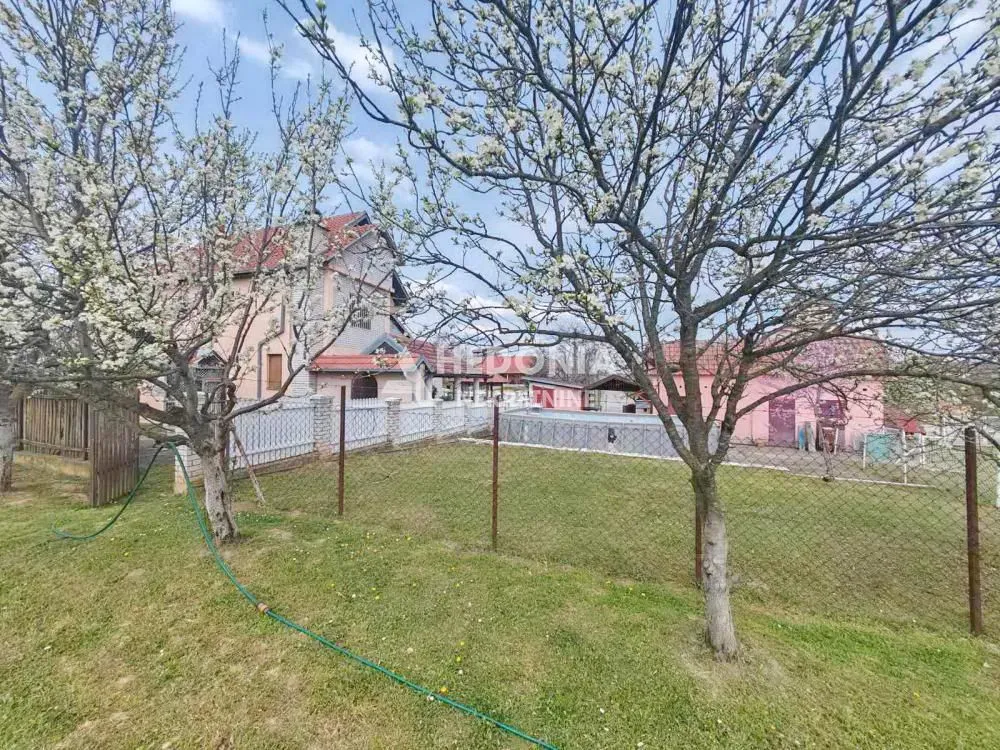 Prodaja, kuća, 106m², Centar, Ub