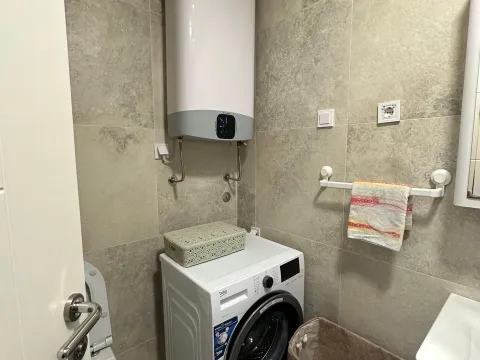 Izdavanje, dvosoban stan, 70m², Kalimanj, Tivat - image 10