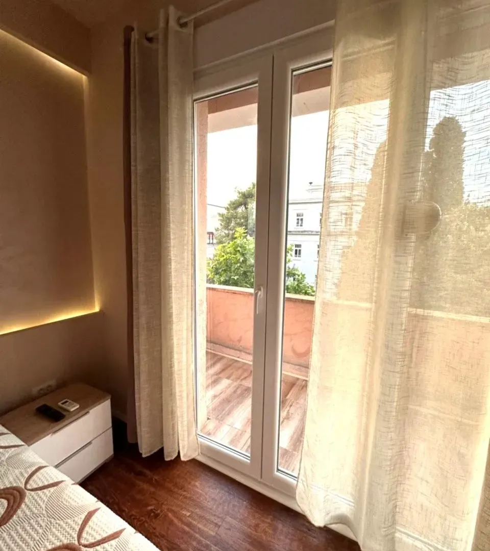 Prodaja, jednosoban stan, 70m², Centar, Podgorica