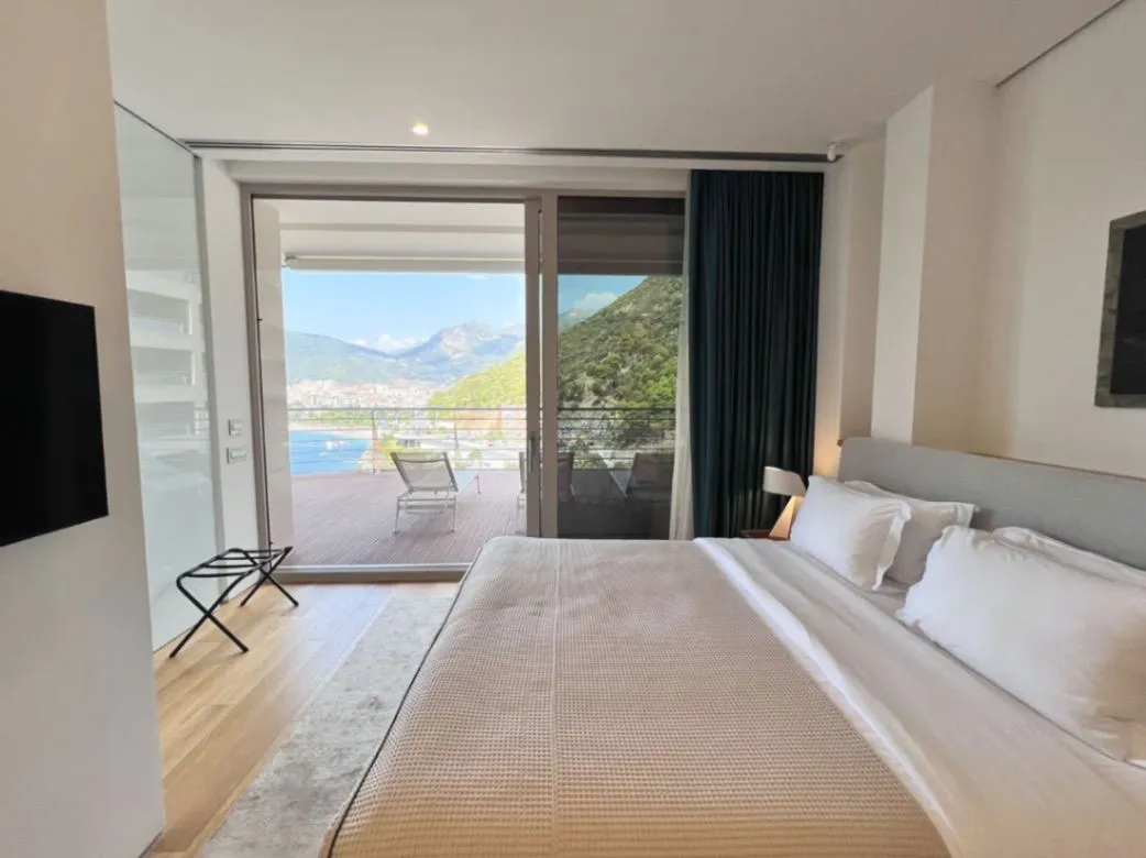 Sale, four bedroom apartment, 511m², Dukley Gardens, Budva