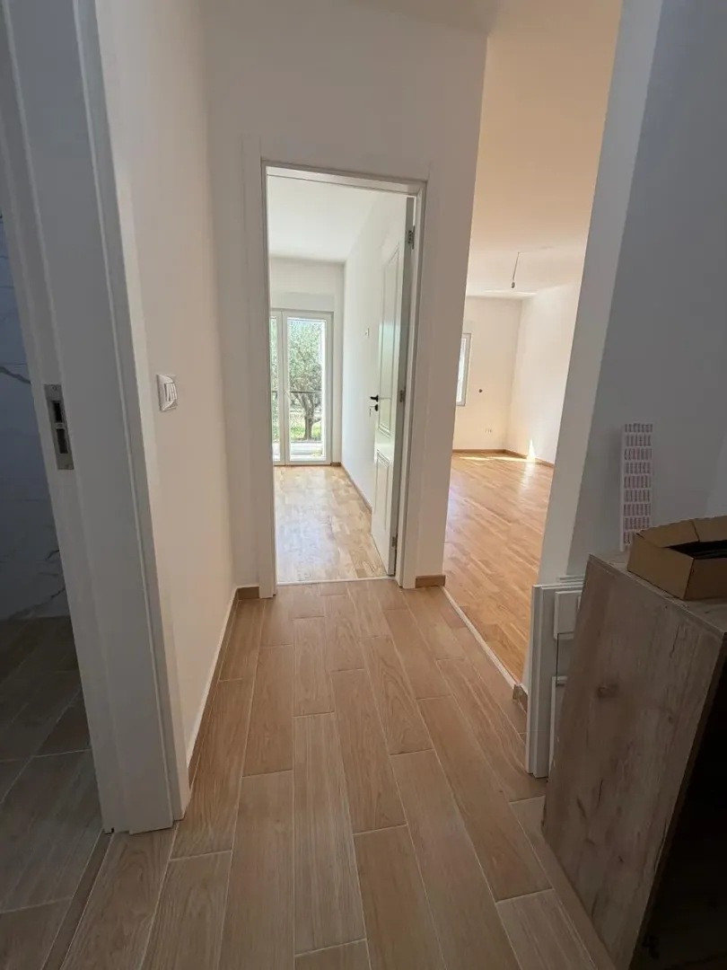 Izdavanje, jednosoban stan, 43m², Zagorič, Podgorica