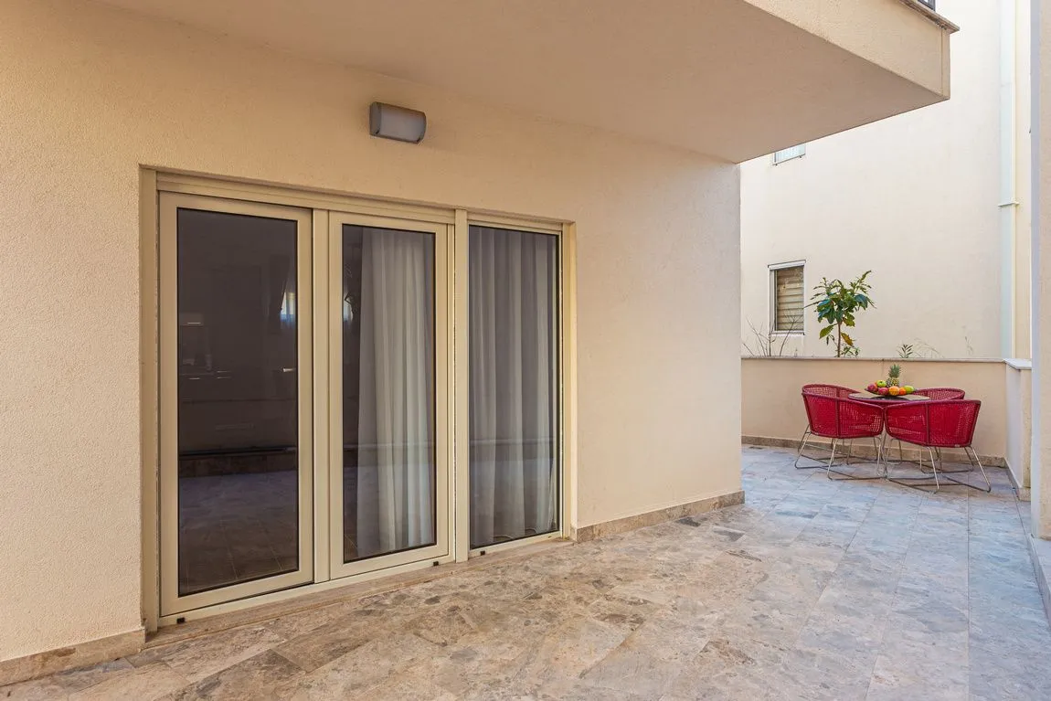 Prodaja, jednosoban stan, 87m², Pržno, Budva