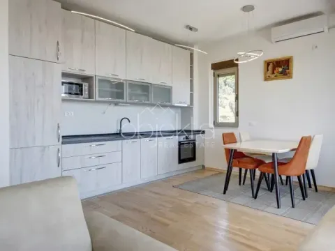 Izdavanje, stan, 72m², Tivat, Crna Gora - image 2