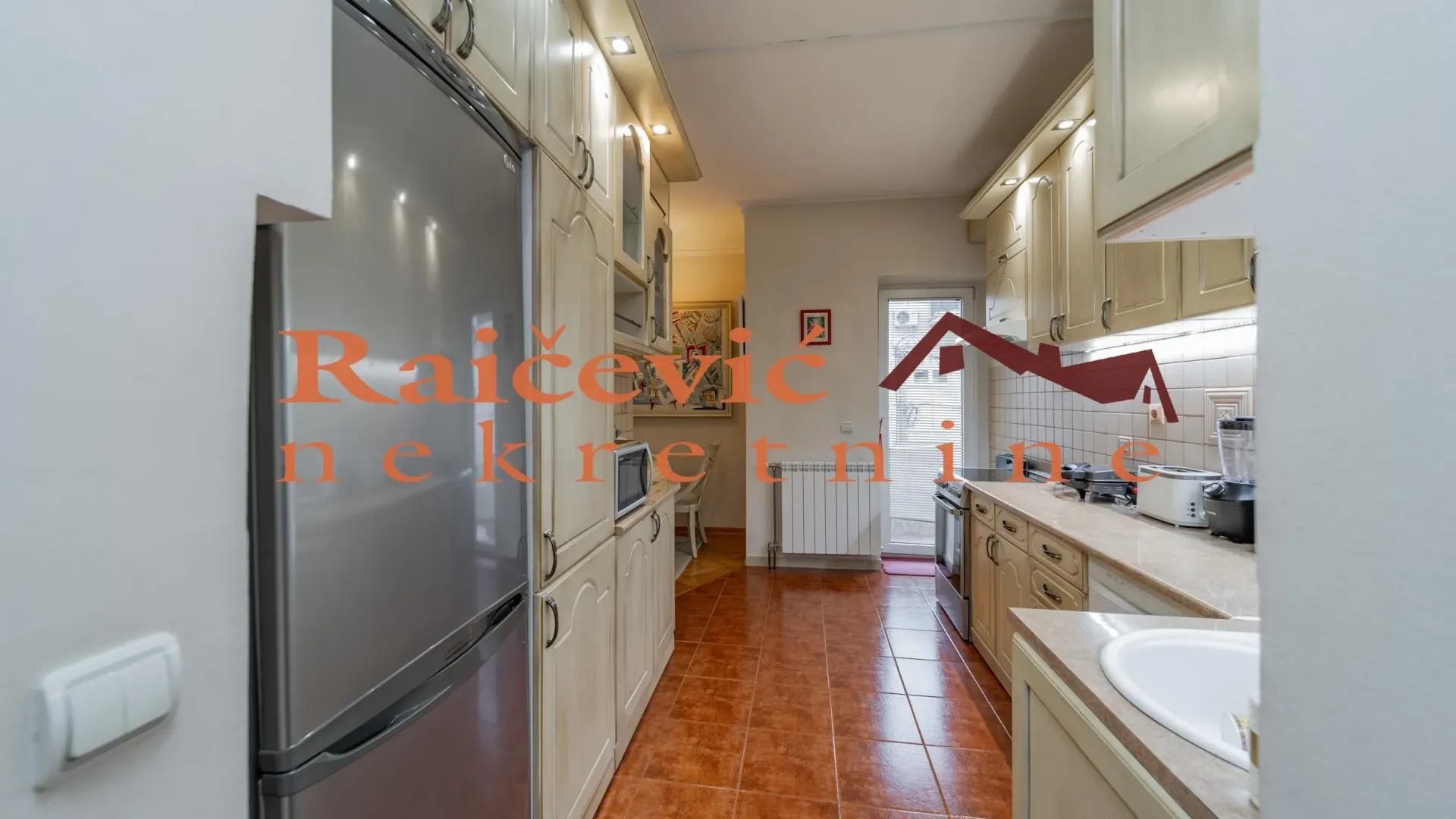 Rent, four bedroom apartment, 108m², Zvezdara Sve Podlokacije, Beograd
