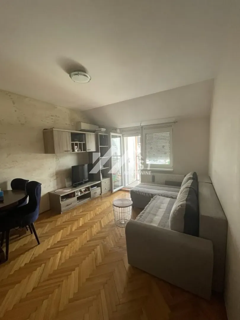 Izdavanje, dvosoban stan, 40m², Sajam, Novi Sad Sve Podlokacije