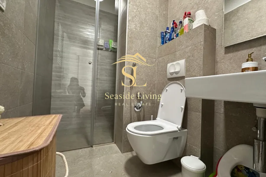 Prodaja, dvosoban stan, 86m², Dobrota, Kotor