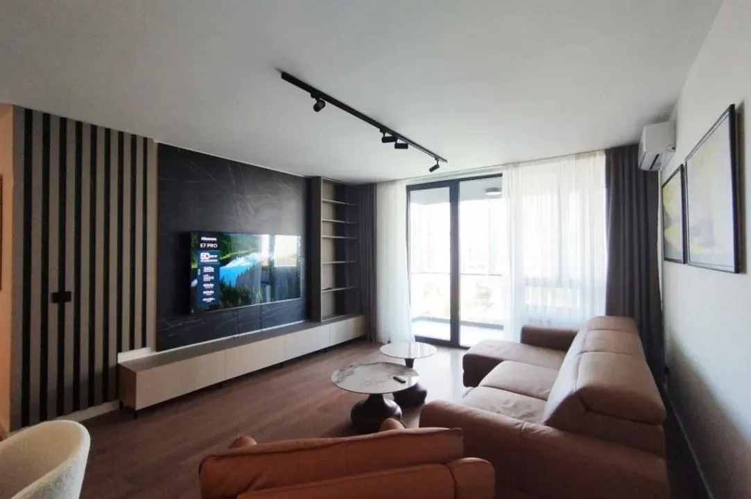 Izdavanje, četvorosoban stan, 116m², Savski Venac, Beograd