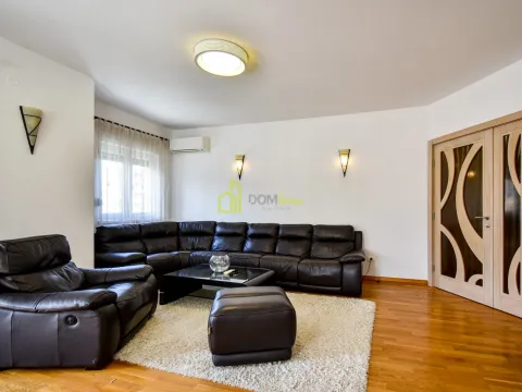 Izdavanje, trosoban stan, 120m², City Kvart, Podgorica - image 8