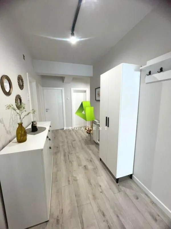 Rent, four bedroom apartment, 120m², Pantelej, Niš