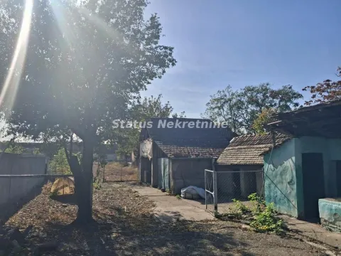 Pogled na dvorište i pomoćne objekte. - image 4