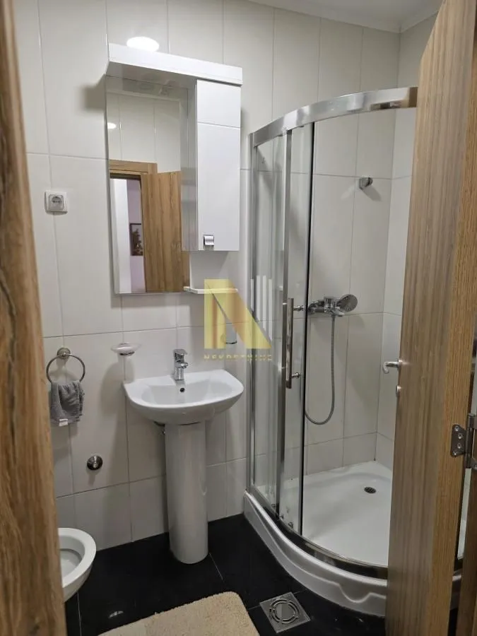 Izdavanje, jednosoban stan, 40m², Salajka, Novi Sad Sve Podlokacije