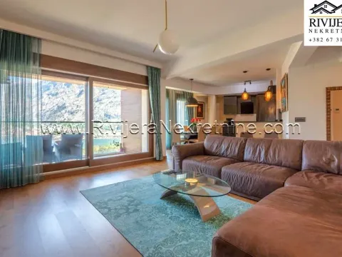 Sale, two bedroom apartment, 78m², Škaljari, Kotor - image 1