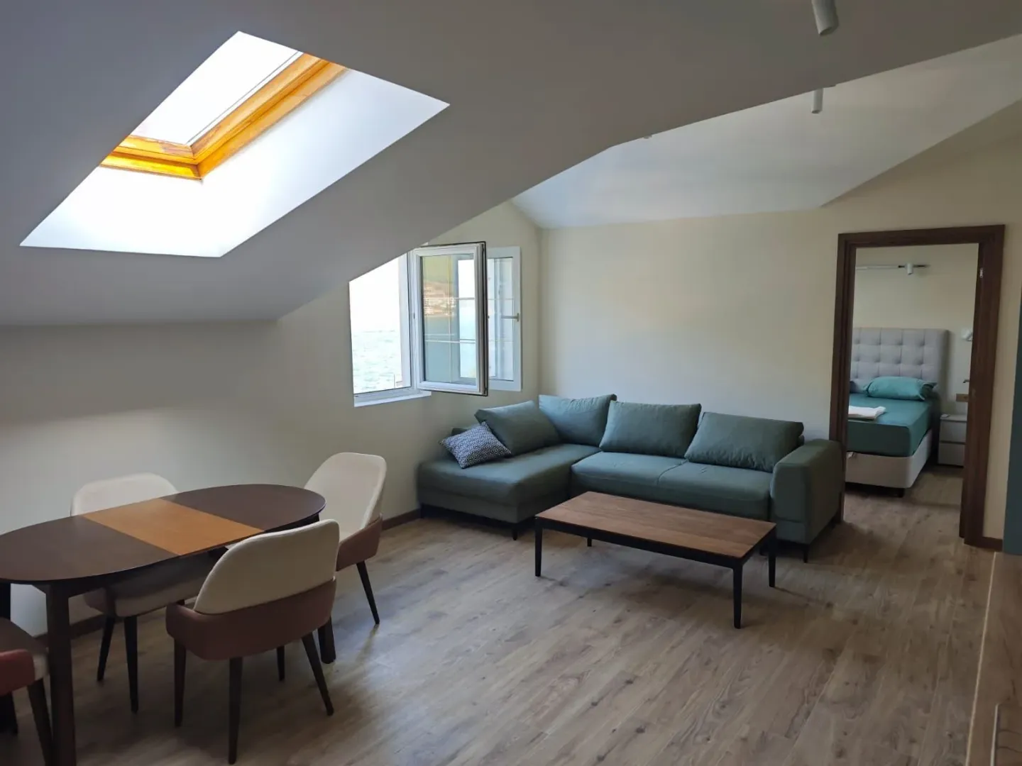 Rent, one bedroom apartment, 47m², Dobrota, Kotor