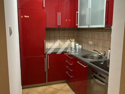 Izdavanje, trosoban stan, 80m², Centar, Novi Sad - image 4