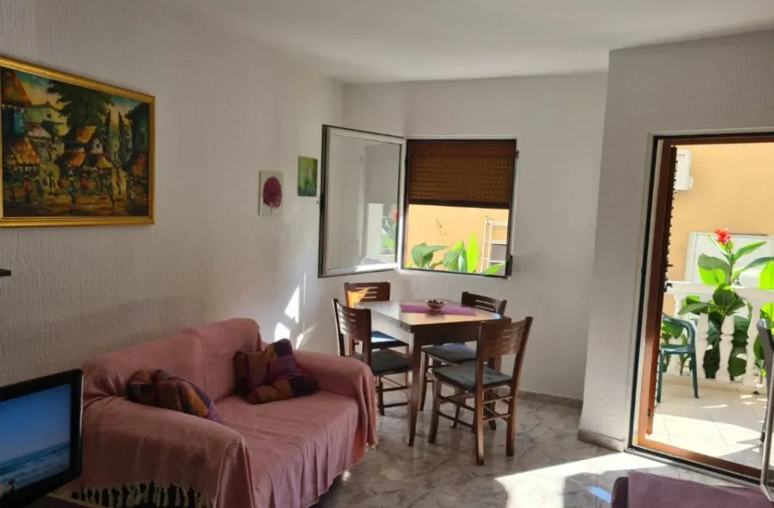 Izdavanje, garsonjera, 31m², Budva, Crna Gora