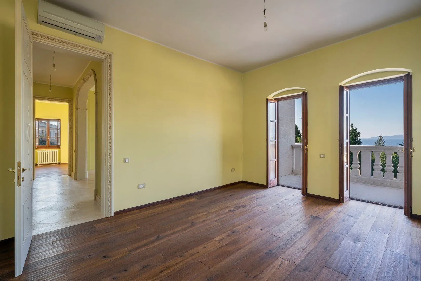 Sale, house, 470m², Reževići, Budva