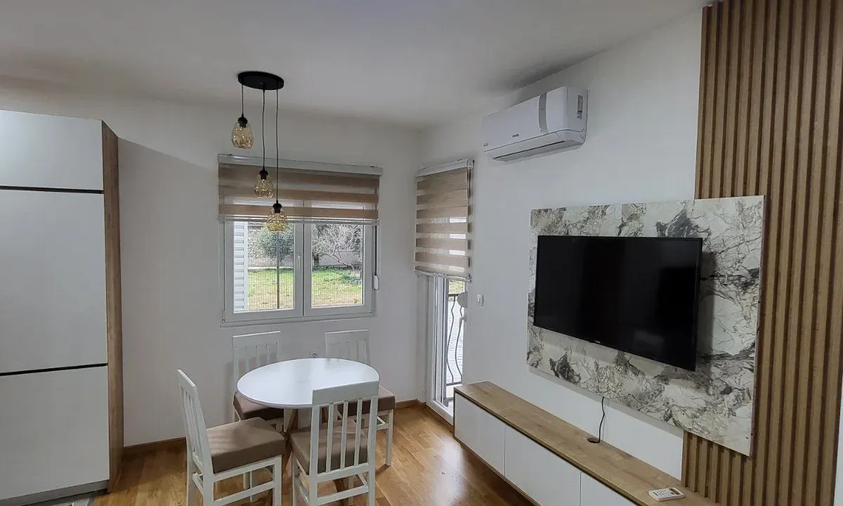 Izdavanje, jednosoban stan, 37m², Gintaš, Podgorica