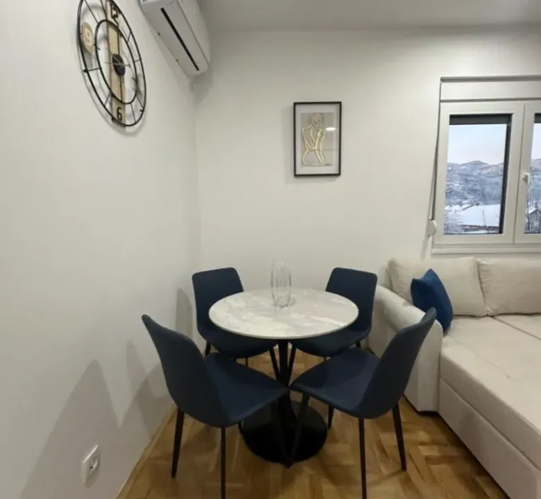 Rent, one bedroom apartment, 37m², Cetinje, Crna Gora