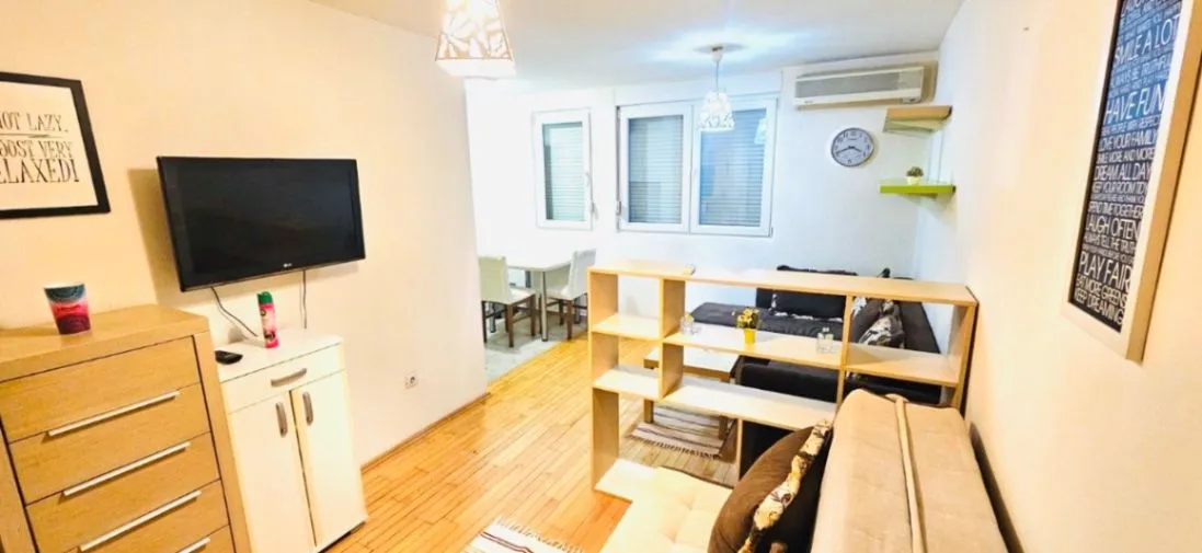 Izdavanje, garsonjera, 28m², Blok 5, Podgorica