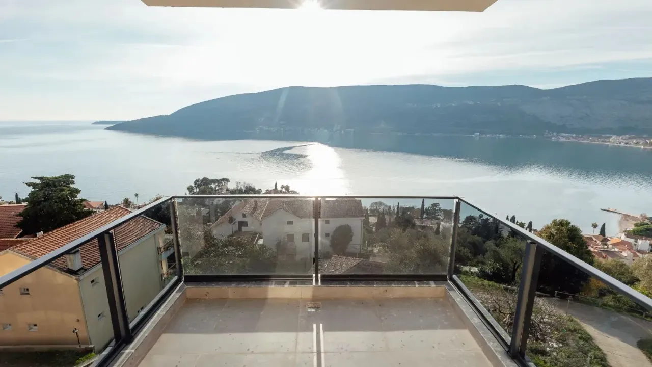 Prodaja, trosoban stan, 122m², Herceg Novi, Crna Gora